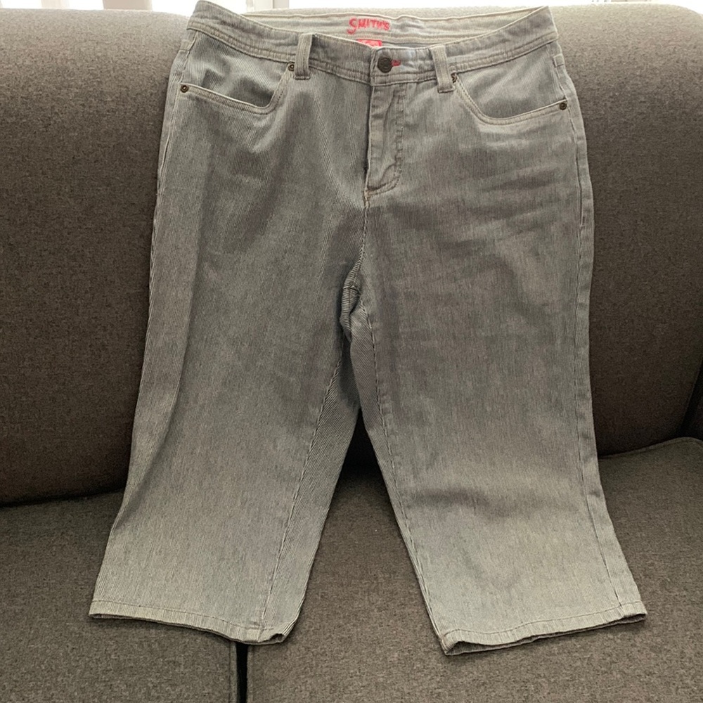 Smith’s Dungarees blue & White jean capris sz8 in great condition